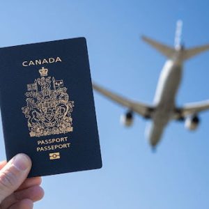 Plan de inmigración reduce visas estudiantiles y prioriza a inmigrantes económicos
